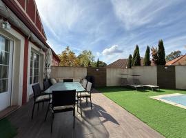 Acogedor chalet con jard&iacute;n ideal para desconectar, brunarica v mestu Sotillo de la Adrada