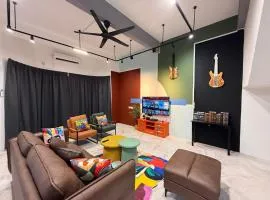 R3troHouse2 4BR 18PAX PS4, PoolTable in TOWN