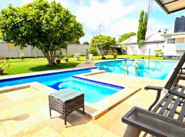 Serenity Gardens,pool retreat, Kigamboni โรงแรมในดาร์เอสซาลาม