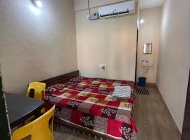 The Village Retreat, hotel in Alībāg