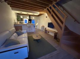 Petit Gîte Quartot REVILLE, hotel i Réville