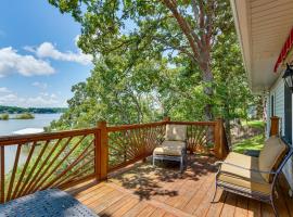 Ozarks Waterfront Home with Dock and Marina Access, hotel in Warsaw