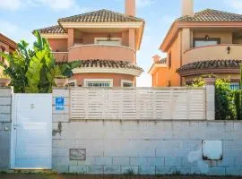 Cozy Home In Cartagena With Kitchenette