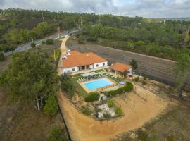 Montes de Praias GuestHouse, hotel v destinaci Aljezur