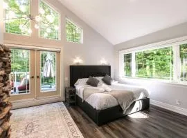 Luxury 4BR Stay with Swim Spa, Golf and Fireplaces