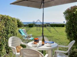 LocaLise - Maison D02 - Vue mer - Accès piscine - Wifi inclus - Draps et lits faits inclus - Face à la plage - Centre et port à 700m, hotel v destinaci Le Guilvinec