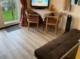 Unique folly surrounded by stunning countryside, Hotel in Kircubbin