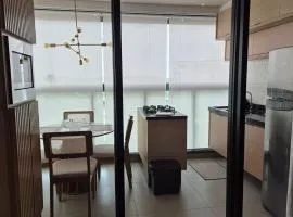 Studio 706 Esmeralda