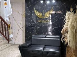 Neoma Houses, B&B in Cali