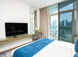 Luxury Canal View Studio with Pool Damac Maison Prive