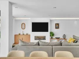 Casa Adriana - Marbellamar Modern Townhouse by Finest Rentals