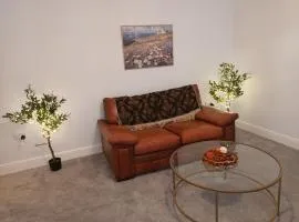 Stylish 1 Bed Flat Parking Walk to Waterfront