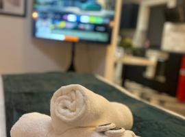 Affordable Serviced Apartment Perfect for Contractors in PE1 Short & Long Term Stays - Free WIFI - Free Parking - With Sofa Bed - Full Kitchen, hotel a Peterborough