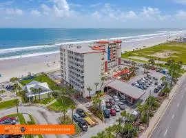 Amazing Studio Steps Away From The Atlantic Ocean!