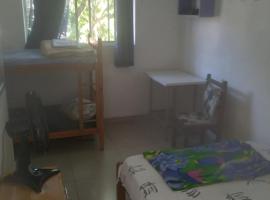 Xixova Hostel, hotel v destinaci São Vicente
