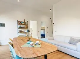 Lakefront apartment with terrace near Como
