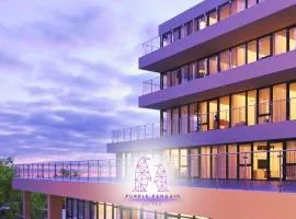 Leeds City Centre 2BR Apartment - Luxury Stay with Private Terrace