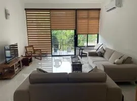 Hilltop Retreat near Kandy Lake - Kings Residence