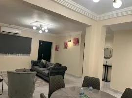 3 Bed Apartment Sleeps 6 - EnSuites Parking Wifi