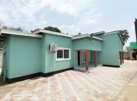Wamz Apartments And Tours B