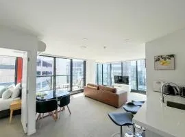 Panoramic City View High-Rise 2BR & Skytower-Adj