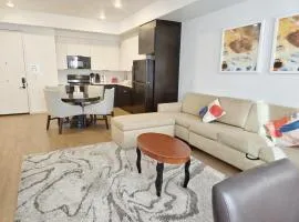 Casa Grande extremely Spacious Apartments steps to Crypto Arena