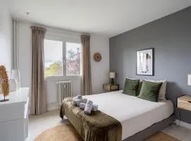 La Butte Enchantée - WIFI Fibre TV - Baignoire - Parking Gratuit