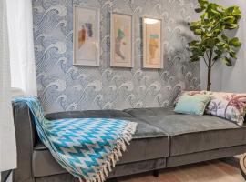 Downtown Vista - 5 mins to Water - Pet，位于康沃尔的酒店