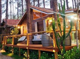 Chalé Veraneio-Itú-SP Vista para o lago Camping Carrion, hotel in Itu