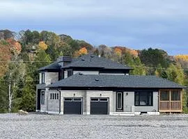 Entire Home in Lake of Bays -Huntsville Muskoka Algonquin