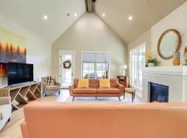 Walk to Shops and Winery! Stylish Dtwn Ovilla Home