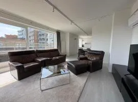 Stylish 3-bedroom apartment with sea view
