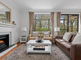 Villa Piccola Casa, Premier 2 Storey Villa, 2 Bedrooms, both with private ensuites, with third toilet on the ground floor，位于波高尔宾的酒店