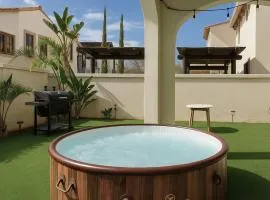 Private Villa in Cabo with Garden, Hot Tub & Medano Beach just 10 min away