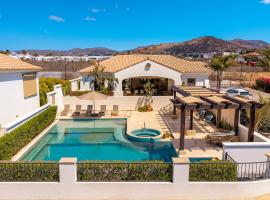Modern Villa in Cabo Private Jacuzzi, hotel a Cabo San Lucas