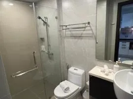 EMERALD TERRACE CONDOMINIUM 5th Floor New York Garden view-King Size BED Sleeps 2-by PSR