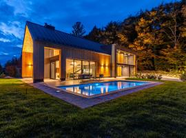 Blacksmith house Luxury Design Villa with Private Spa and Nature Views, hotel in Varaždinske Toplice