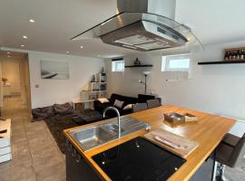 Appartement 5 personne avec accès piscine jacuzzi disponibilité saisonnière NEW PROPERTY MANAGEMENT !, hotel in Villers-la-Ville