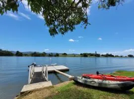 Tweed River Waterfront Cottage