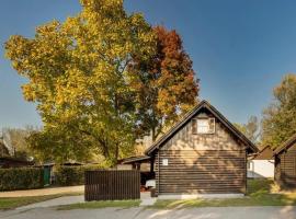 Oddam hi&scaron;ko Lipa Čatež - Čate&scaron;ke Toplice, hotel amb piscina a Brežice