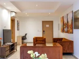 CasaNova Airport Suites