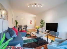 Large Central 2BR - Scandinavian Design - Balcony