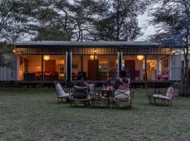 Mabati House Eco-design Retreat In Wildlife