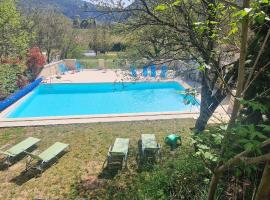 Domaine de la Cotille Gîte Ô z'amis, hotel di Salavas