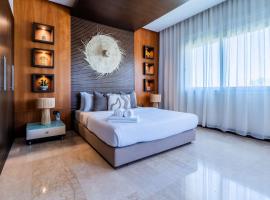 Exceptional Penthouse Private Terrace & Pool，位于Kasba Bou Hamira的酒店