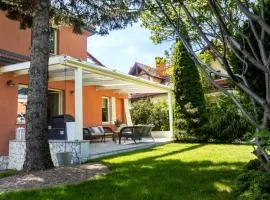 Golden Villas - Elegant Family Villa with Garden near Krakow