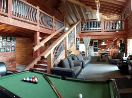 Summer Holidays 7BDR Lodge Up to 16 Guests BOOK NOW!, chata v destinaci Rotorua