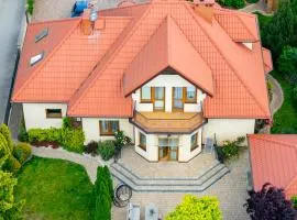 Golden Villas - Elegant Family Villa with Garden near Warsaw