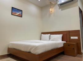 The Marina Deluxe Kozhikode - Premium Spacious AC Rooms, hotel near Calicut International Airport - CCJ, Kozhikode