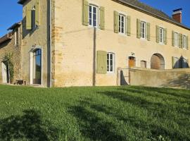 Maison Ganibette, corps de ferme rénové, hotel v destinaci Monein